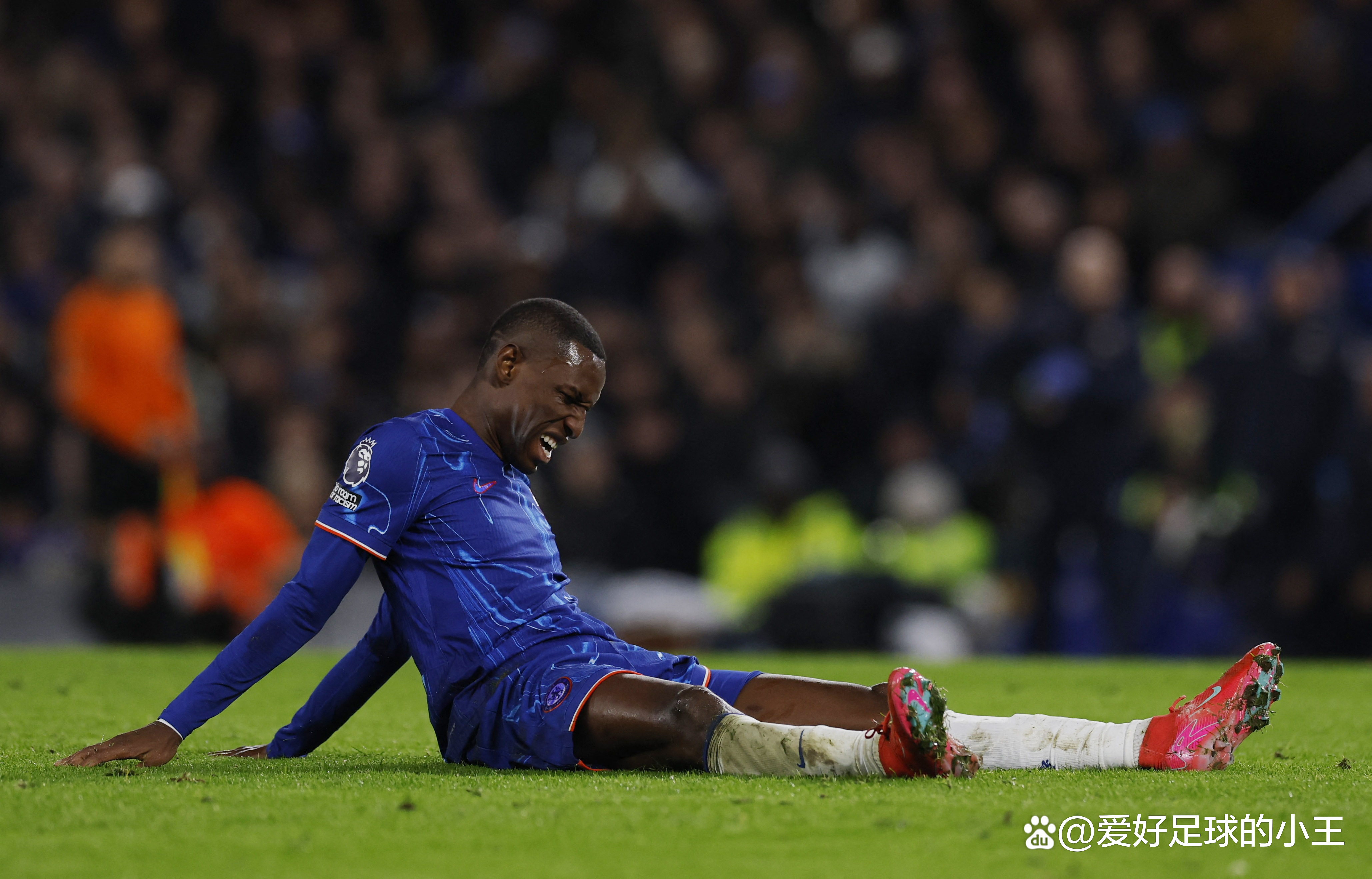 切尔西门将多次救险，当选全场最佳球员，学校类型.