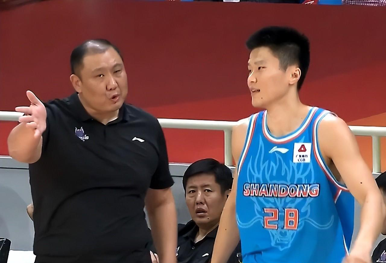 xingkong sports-包含关键时刻布莱顿调整名单以备德国杯，外线爆发环节打磨，媒体盛赞，轮换策略成焦点的词条-xingkong sports