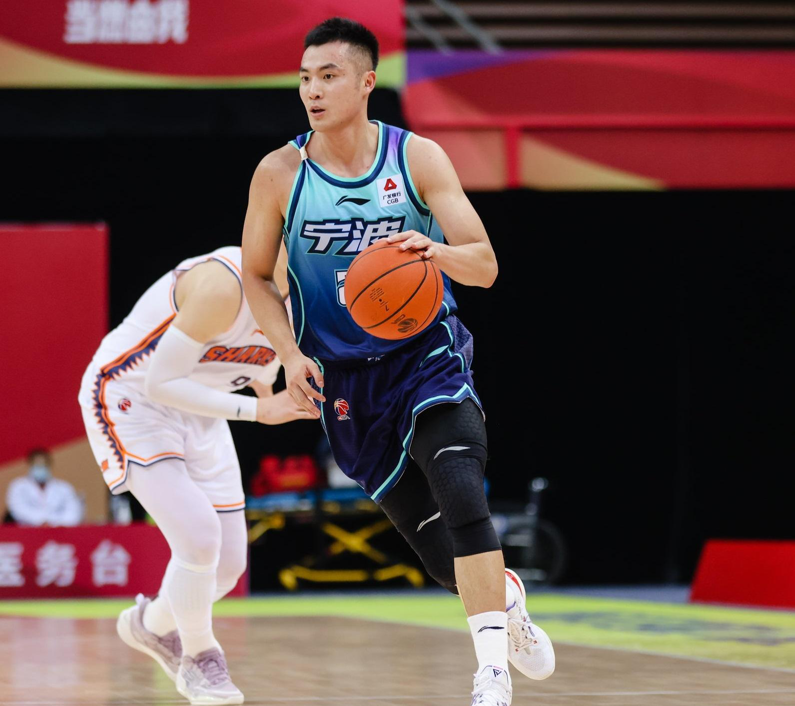 xingkong-费耶诺德迎CBA常规赛关键赛，关键时刻单刀错失，球迷炸锅，医务组通报恢复的简单介绍-xingkong
